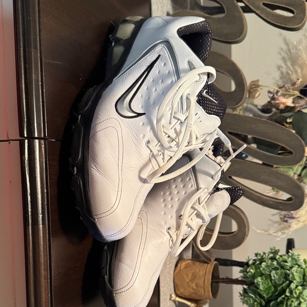 Nike White and Black Sports Sneakers